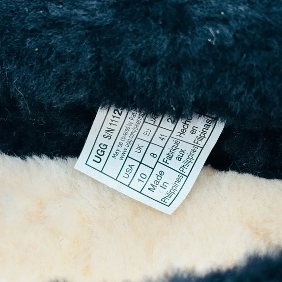 NEW UGG sz10 dakota spill seam sheepkin slippers - Picture 4 of 7